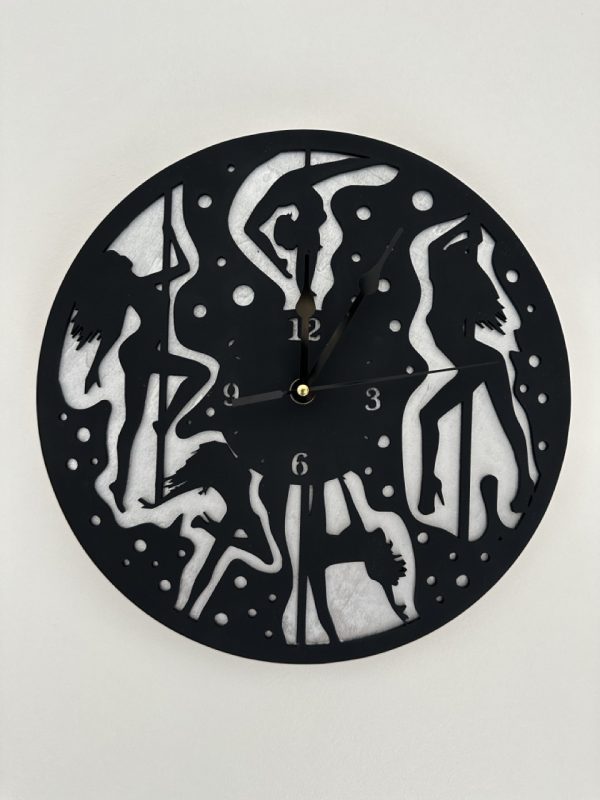 Horloge murale “Danse & Silhouettes” – Design sensuel en bois découpé